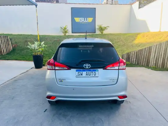 TOYOTA-YARIS-2019