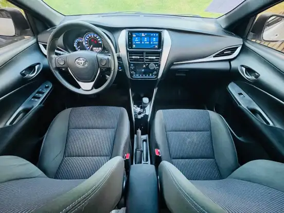 TOYOTA-YARIS-2019