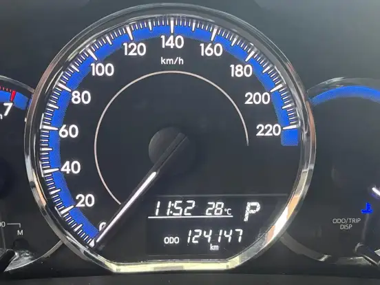 TOYOTA-YARIS-2019