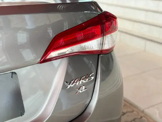 TOYOTA-YARIS-2019