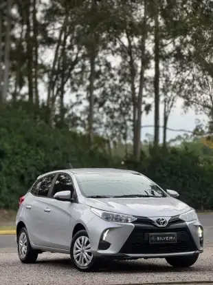 TOYOTA-YARIS-2022