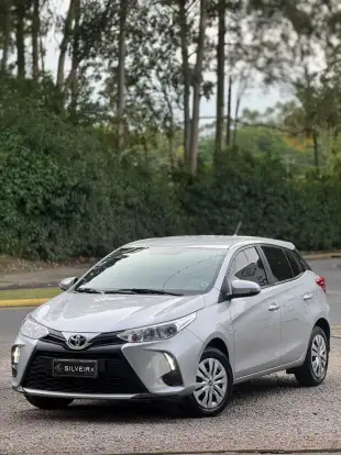 TOYOTA-YARIS-2022