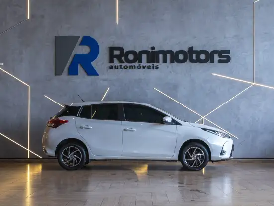 TOYOTA-YARIS-2024
