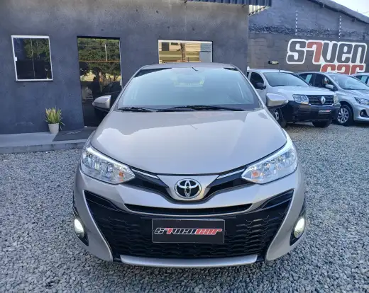 TOYOTA-YARIS-2020