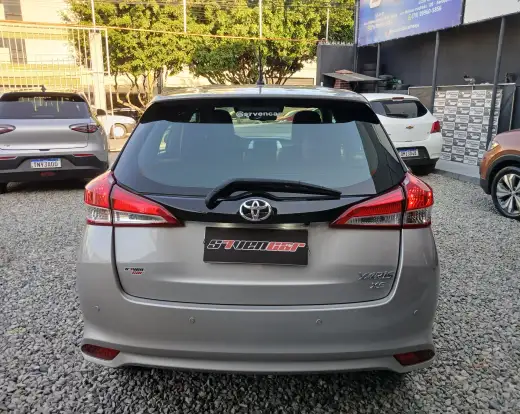 TOYOTA-YARIS-2020