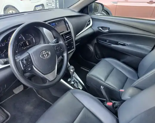 TOYOTA-YARIS-2020