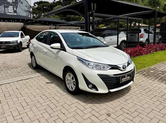TOYOTA-YARIS-2019