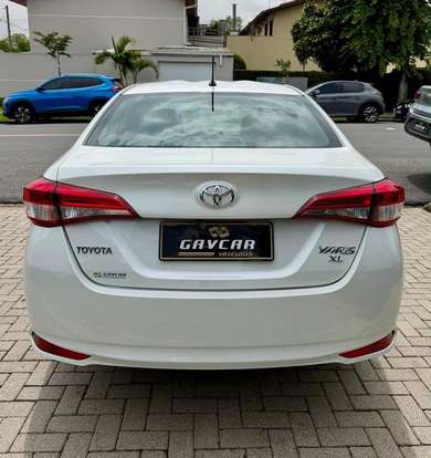 TOYOTA-YARIS-2019