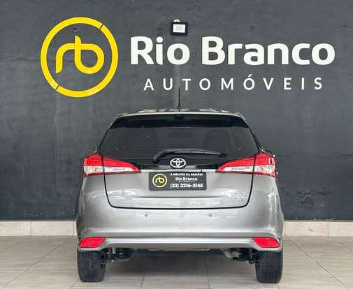 TOYOTA-YARIS-2018