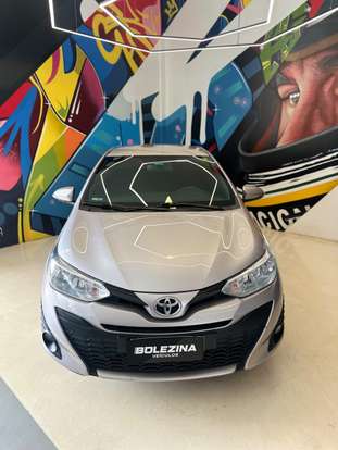 TOYOTA-YARIS-2019