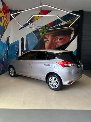 TOYOTA-YARIS-2019