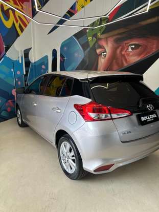 TOYOTA-YARIS-2019