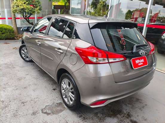 TOYOTA-YARIS-2019