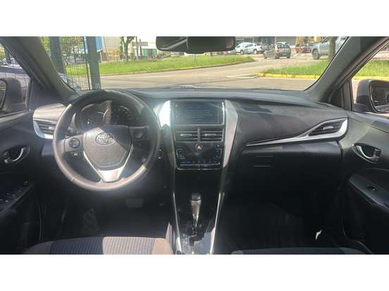 TOYOTA-YARIS-2018