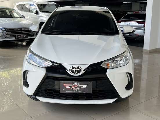 TOYOTA-YARIS-2023