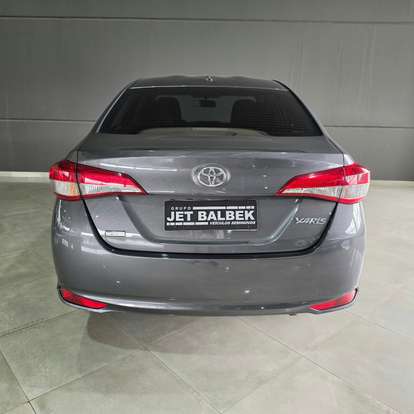 TOYOTA-YARIS-2022