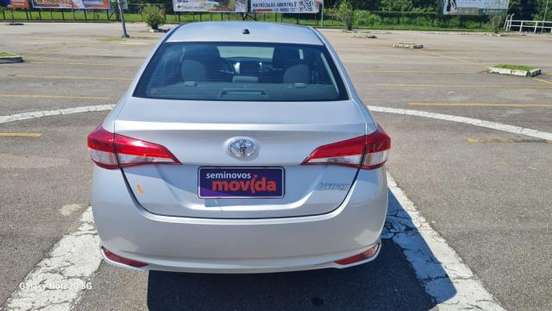 TOYOTA-YARIS-2024