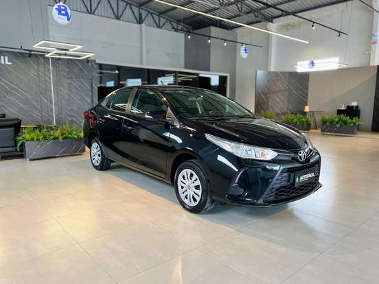 TOYOTA-YARIS-2024