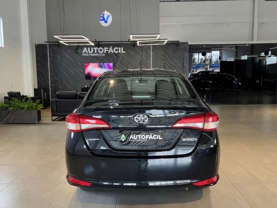 TOYOTA-YARIS-2024