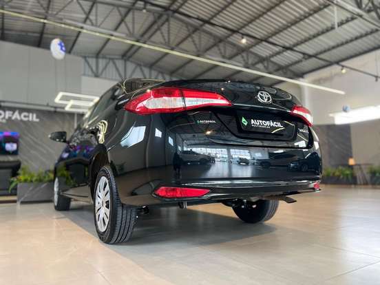 TOYOTA-YARIS-2024