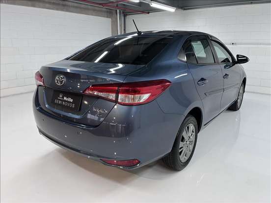 TOYOTA-YARIS-2020