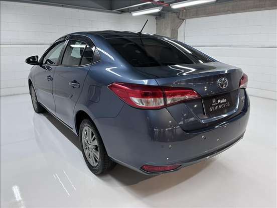TOYOTA-YARIS-2020