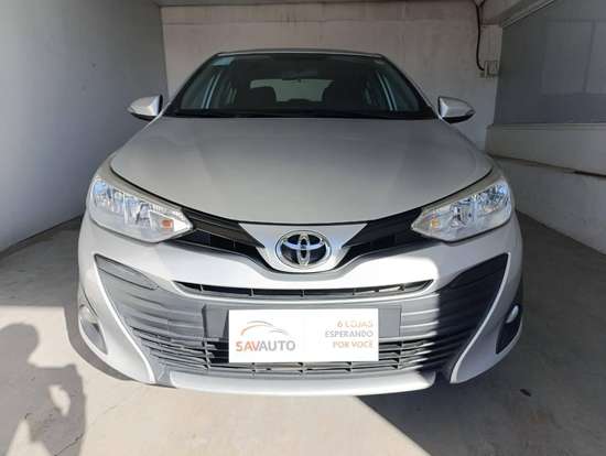 TOYOTA-YARIS-2019