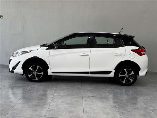 TOYOTA-YARIS-2019