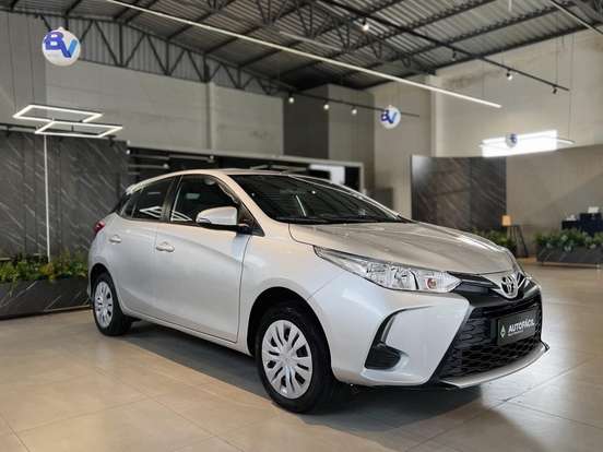 TOYOTA-YARIS-2024