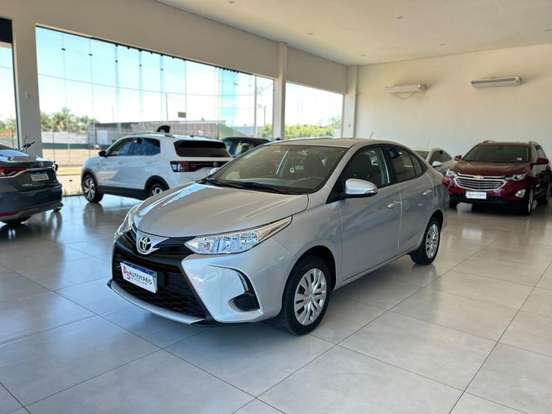 TOYOTA-YARIS-2023