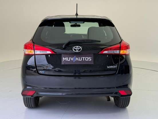 TOYOTA-YARIS-2024
