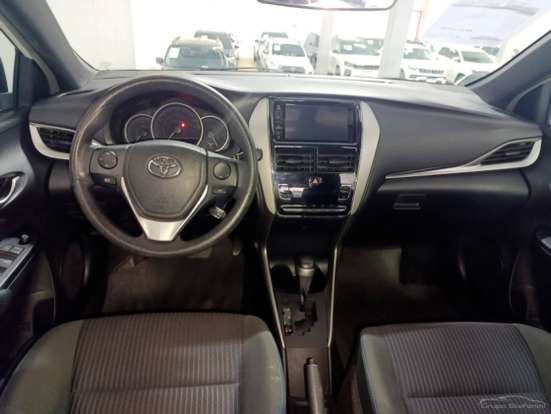 TOYOTA-YARIS-2020