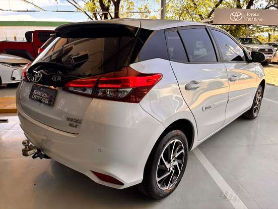 TOYOTA-YARIS-2023