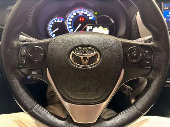 TOYOTA-YARIS-2018