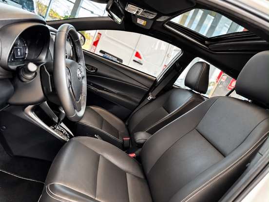 TOYOTA-YARIS-2023
