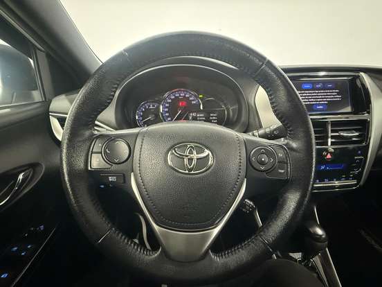 TOYOTA-YARIS-2018
