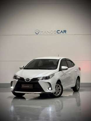 TOYOTA-YARIS-2022