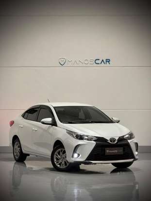 TOYOTA-YARIS-2022