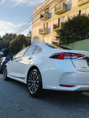 TOYOTA-COROLLA-2024