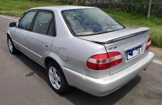 TOYOTA-COROLLA-1999