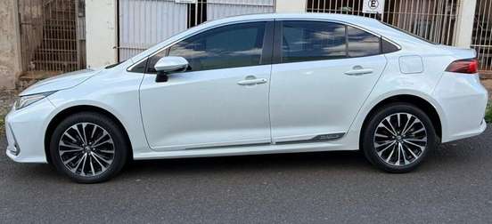 TOYOTA-COROLLA-2024