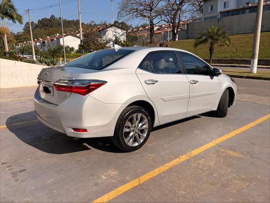 TOYOTA-COROLLA-2018