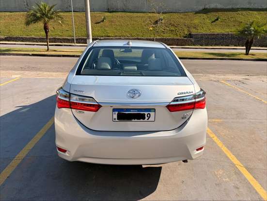 TOYOTA-COROLLA-2018