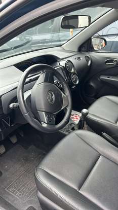 TOYOTA-ETIOS-2015