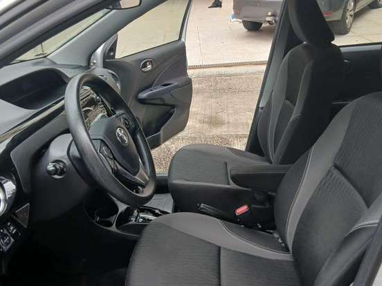 TOYOTA-ETIOS-1.5 XS 16V FLEX 4P AUTOMÁTICO TOYOTA-ETIOS-2017