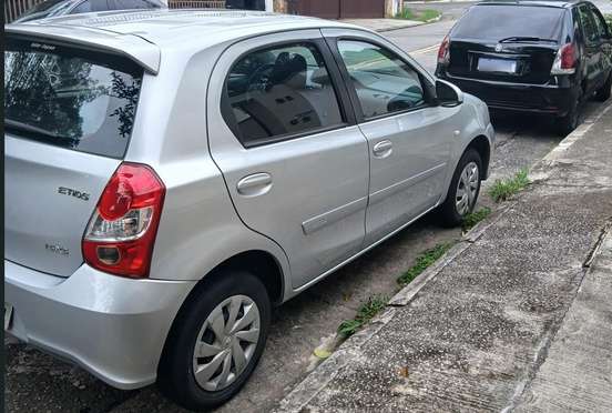 TOYOTA-ETIOS-2017