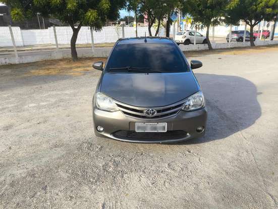 TOYOTA-ETIOS-2016