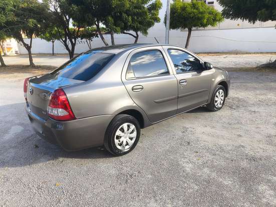 TOYOTA-ETIOS-2016
