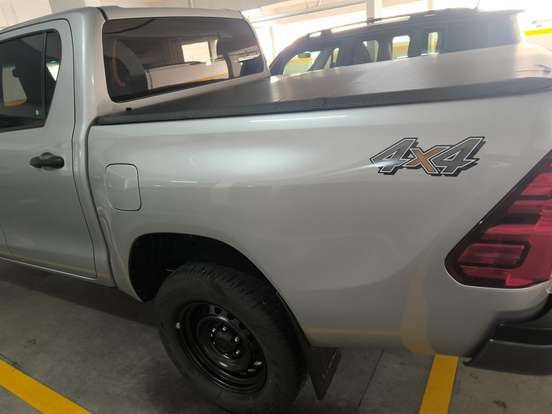 TOYOTA-HILUX-2025