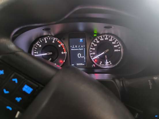 TOYOTA-HILUX-2.8 D-4D TURBO DIESEL CD POWER PACK 4X4 AUTOMÁTICO TOYOTA-HILUX-2025